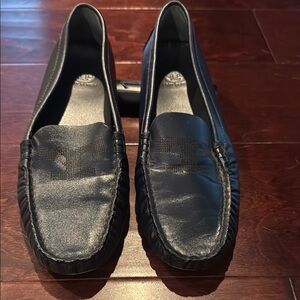Vintage Navy and Black Tory Burch Leather Loafers Slip-On Timeless Design